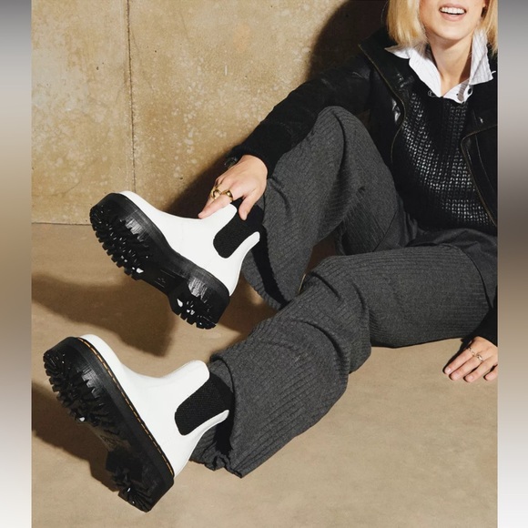 DR. MARTENS Smooth Leather White “Chelsea” Platform Boots - Size 8 - Picture 8 of 9